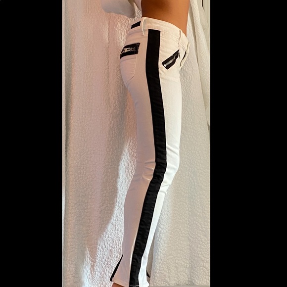 Express White and Black Low Rise Jeans - Picture 3 of 3